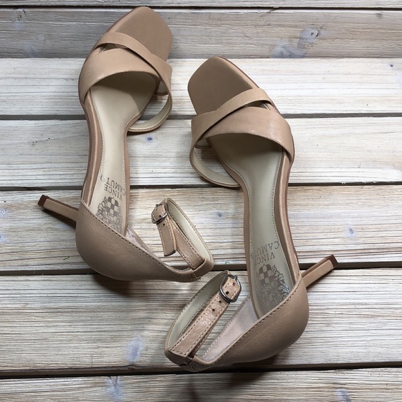 Vince Camuto Sarriss Leather Nude Low Heels 6M - Picture 6 of 9